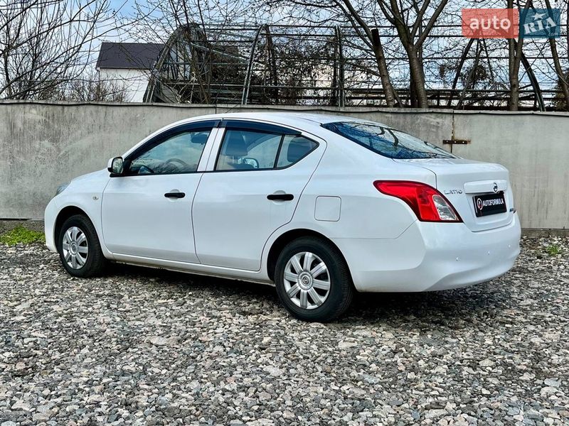 Седан Nissan Latio 2012 в Киеве