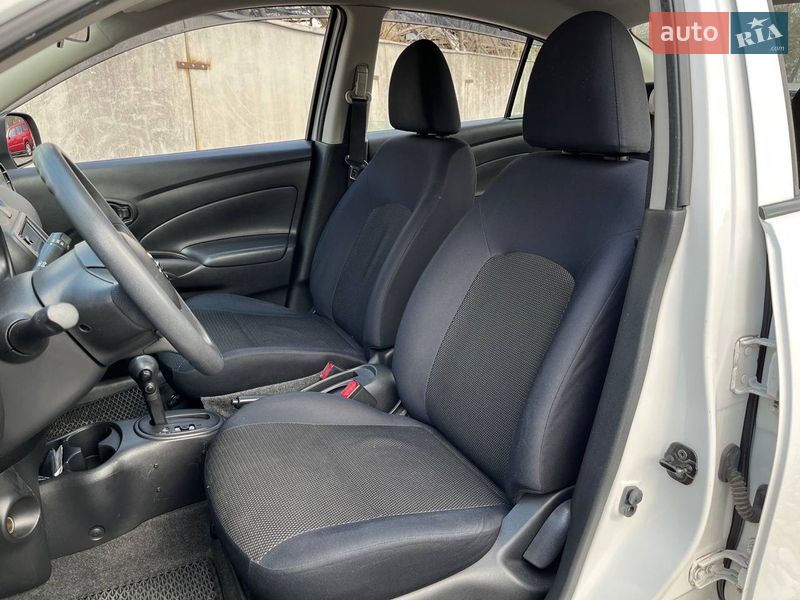 Седан Nissan Latio 2012 в Киеве