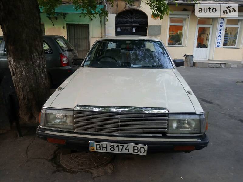 Седан Nissan Laurel 1987 в Одессе