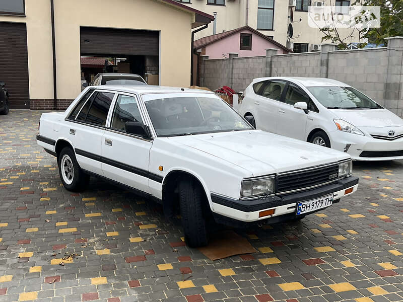 Седан Nissan Laurel 1986 в Одессе