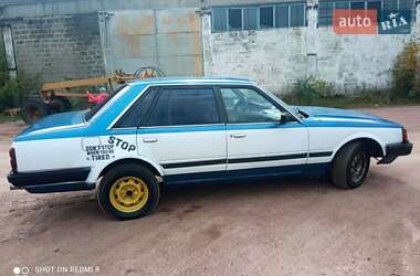 Седан Nissan Laurel 1982 в Овруче
