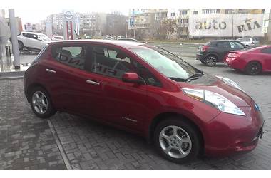 Хэтчбек Nissan Leaf 2013 в Херсоне