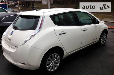 Седан Nissan Leaf 2015 в Киеве