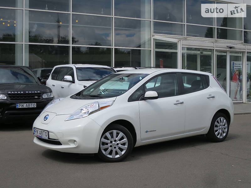 Хэтчбек Nissan Leaf 2015 в Киеве