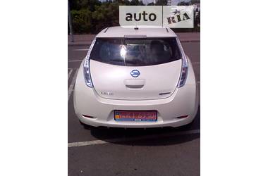 Хэтчбек Nissan Leaf 2013 в Николаеве