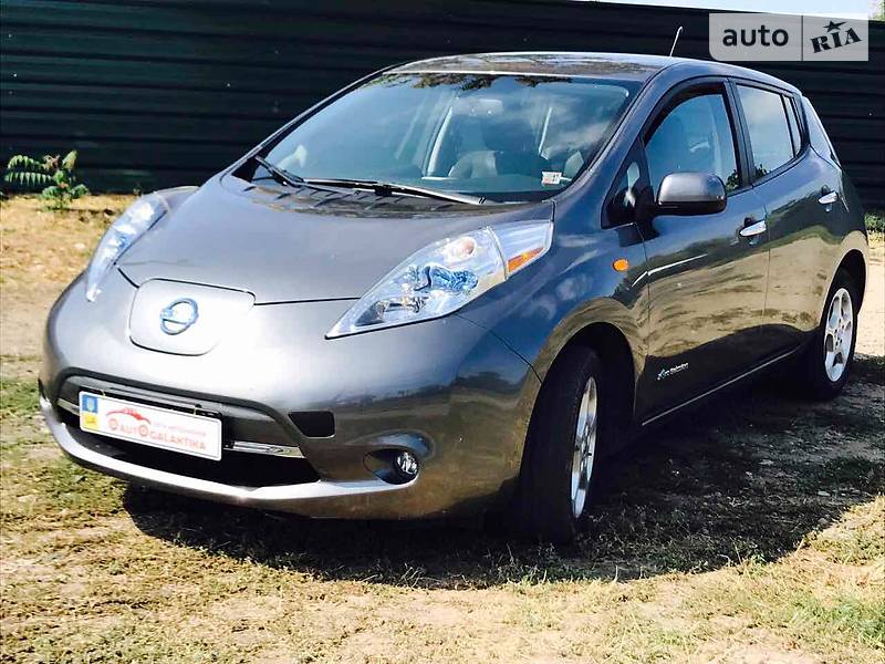 Хэтчбек Nissan Leaf 2014 в Николаеве