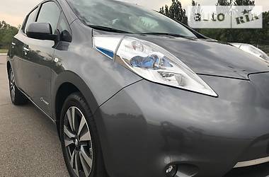 Хэтчбек Nissan Leaf 2016 в Днепре