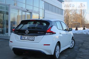 Хэтчбек Nissan Leaf 2018 в Киеве