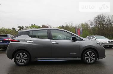 Хэтчбек Nissan Leaf 2018 в Киеве