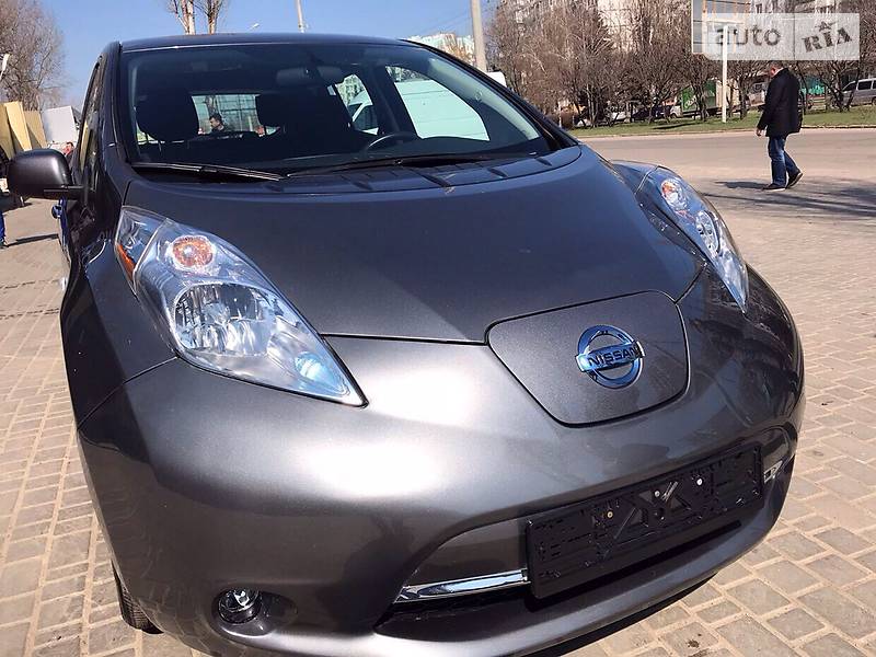 Nissan Leaf 2017 року