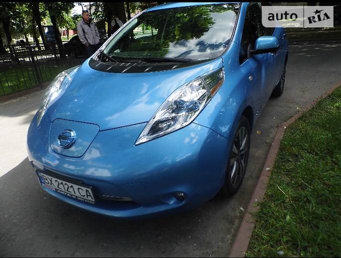 Хэтчбек Nissan Leaf 2013 в Хмельницком