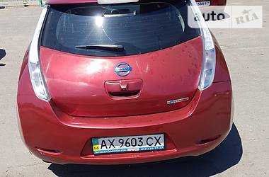 Хэтчбек Nissan Leaf 2013 в Киеве