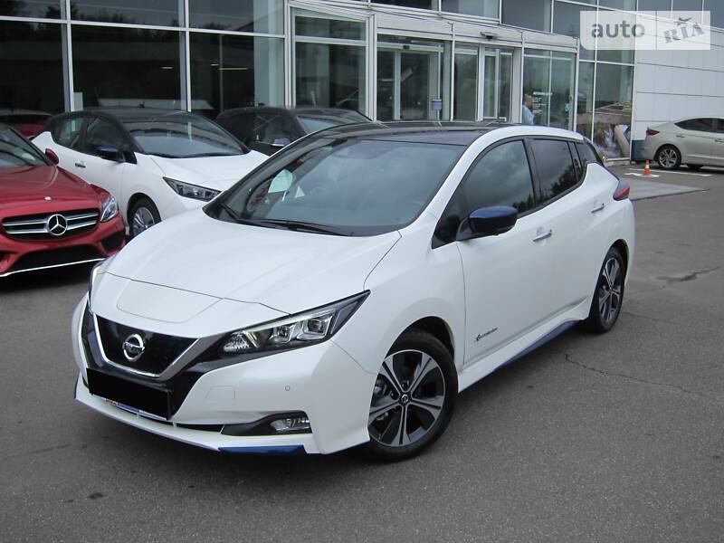 Хэтчбек Nissan Leaf 2018 в Киеве