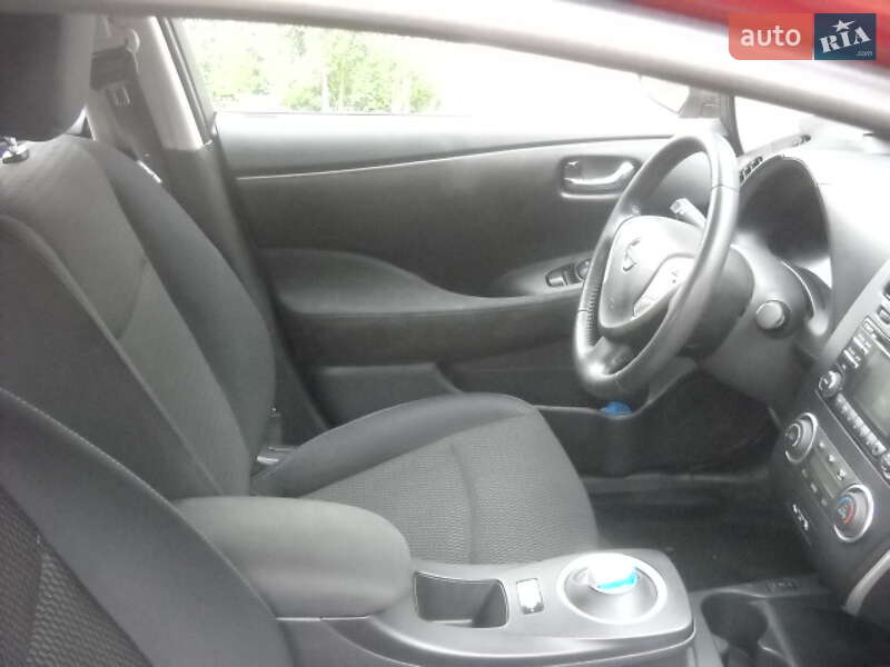 Хетчбек Nissan Leaf 2015 в Чорткові