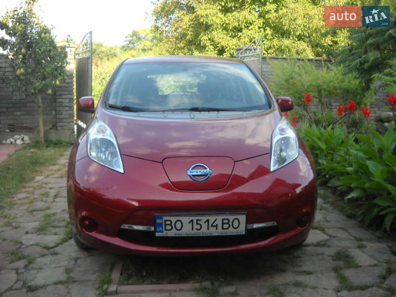 Хетчбек Nissan Leaf 2015 в Чорткові