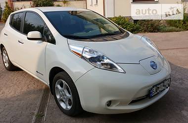 Хэтчбек Nissan Leaf 2015 в Одессе