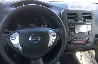 Хэтчбек Nissan Leaf 2015 в Киеве