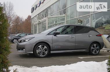 Хэтчбек Nissan Leaf 2019 в Киеве