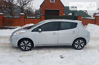 Хетчбек Nissan Leaf 2016 в 
