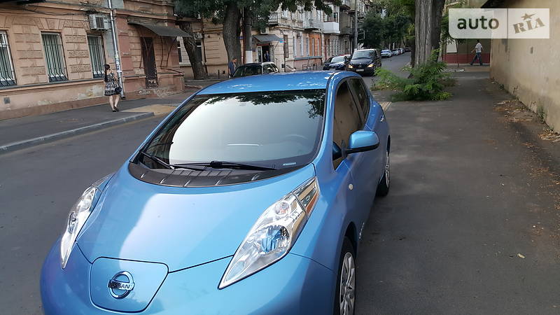 Хэтчбек Nissan Leaf 2013 в Одессе