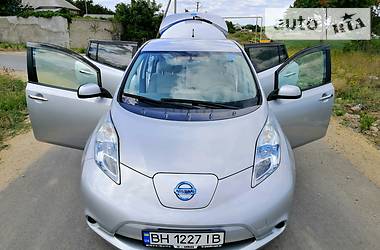 Хэтчбек Nissan Leaf 2011 в Одессе