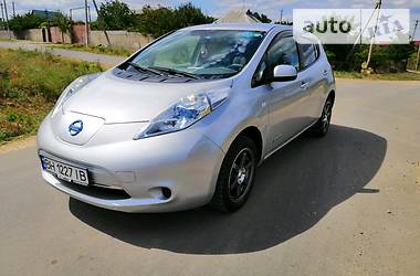 Хэтчбек Nissan Leaf 2011 в Одессе