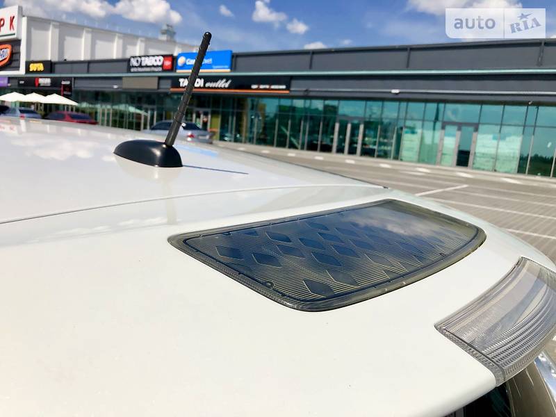 Хетчбек Nissan Leaf 2013 в Києві