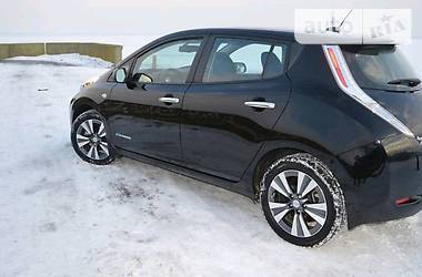 Седан Nissan Leaf 2015 в Киеве