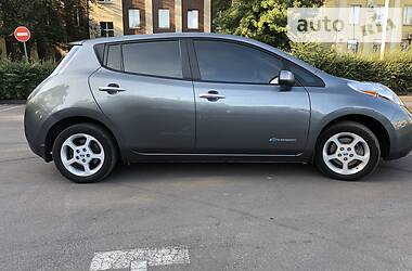 Хэтчбек Nissan Leaf 2014 в Каменском