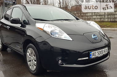 Хетчбек Nissan Leaf 2013 в 