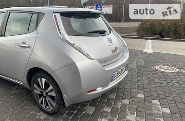 Хэтчбек Nissan Leaf 2015 в Тернополе