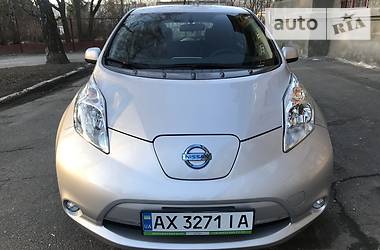Хетчбек Nissan Leaf 2016 в 