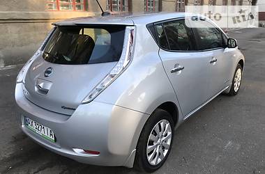 Хетчбек Nissan Leaf 2016 в 