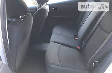 Хетчбек Nissan Leaf 2016 в 