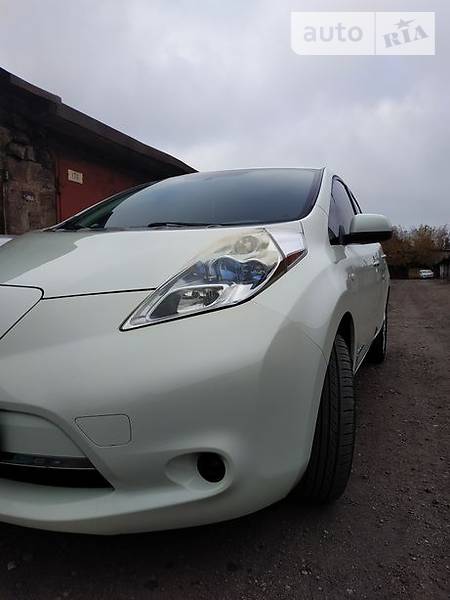 Универсал Nissan Leaf 2011 в Мариуполе