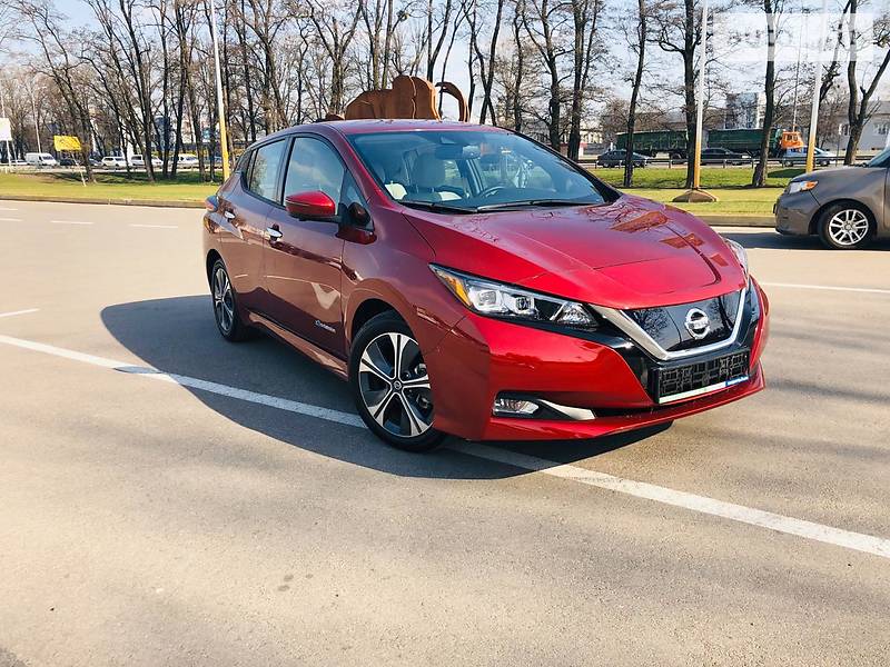 Хетчбек Nissan Leaf 2018 в 