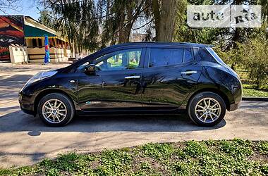 Хетчбек Nissan Leaf 2016 в 