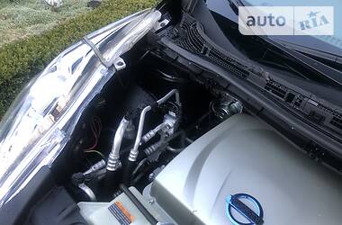 Хетчбек Nissan Leaf 2015 в 