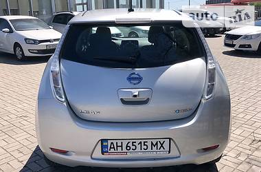 Хэтчбек Nissan Leaf 2015 в Мариуполе