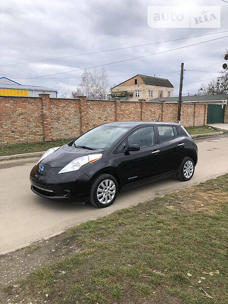 Хэтчбек Nissan Leaf 2015 в Ровно