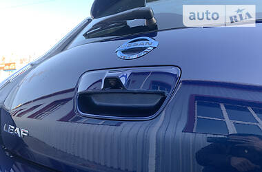 Хетчбек Nissan Leaf 2016 в 