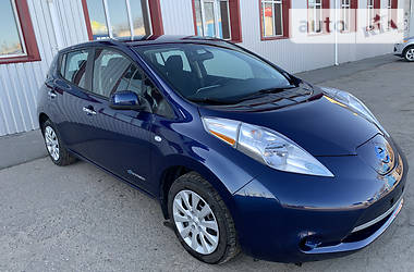 Хетчбек Nissan Leaf 2016 в 