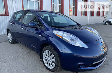 Хетчбек Nissan Leaf 2016 в 