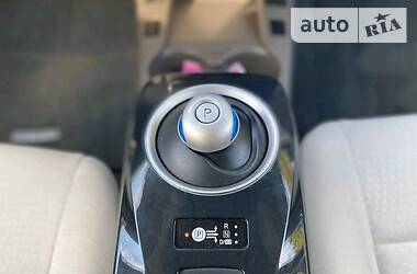Хетчбек Nissan Leaf 2012 в 
