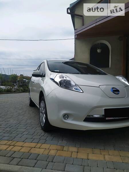 Седан Nissan Leaf 2017 в Львові
