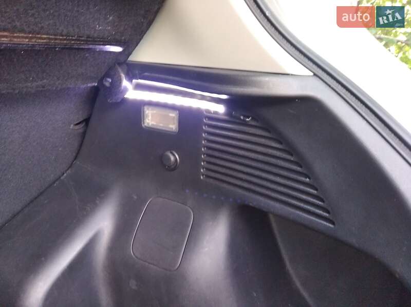 Хэтчбек Nissan Leaf 2015 в Днепре фото 28 Хэтчбек Nissan Leaf 2015 в Днепре