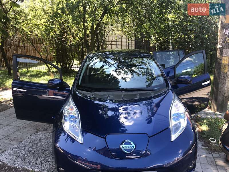 Хетчбек Nissan Leaf 2016 в Києві