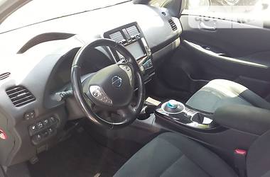 Хетчбек Nissan Leaf 2013 в 