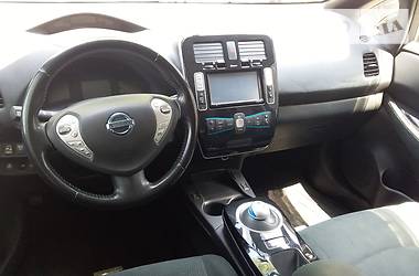Хетчбек Nissan Leaf 2013 в 