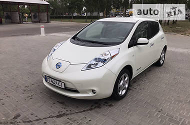 Хэтчбек Nissan Leaf 2012 в Херсоне